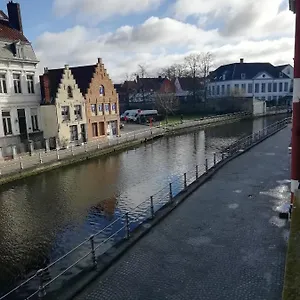 Mooie Zwaantjes Brujas